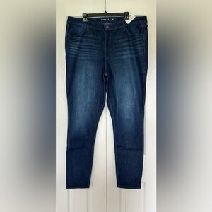 NWT - Old Navy Dark Blue Women's Skinny Jeans - 18 Tall